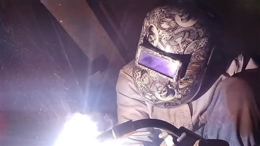 #welding #with #fluxcore #at #work #job #texas #boilermaker #boiler #fyp #healthadepopit #foryou #bluecollar #dirty #viralvideo #welders #welderfeels #weldtok #welder #ilovemyjob