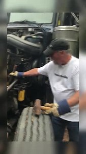 When your starter gives you trouble, there is a quick tip for getting it going again. Dave gives a tip for getting your starter to go when it's giving your trouble. | Smart Trucking