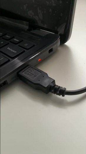 4 amber blinks, 1 white blink indicates battery failure Dell.