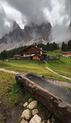 Italian Alps in 10 Seconds 🇮🇹❄️ | Breathtaking Mountain Views
