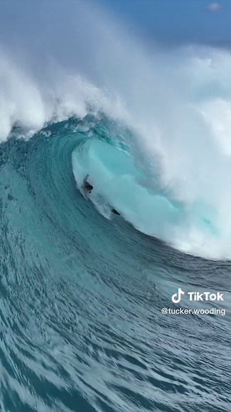 Tyler Larronde Barrel to Body Surf at Jaws: An Unbelievable Wave Ride