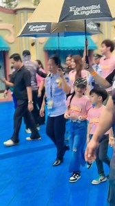 166K views · 8.6K reactions | gusto ko lang rin po mag thankyou sa aming security and marshals nung nasa EK po kami.. sapag secured at pag payong po samin ni ate @kulot dahil umaambon.. mabuhay po kayo 酪 | Baby Argus | Facebook