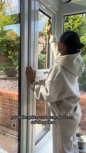 Amy Bell 🇬🇧 | Conservatory makeover time! ♥️ So girls this room had become an absolute dumping ground and just served no purpose at all, so I thought... | Instagram