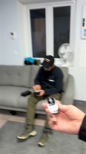 🚗✨ GARAGE AVANT-GARDE – L’EXCELLENCE AUTO À ERSTEIN (15 MIN DE STRASBOURG) Aujourd’hui, je vous présente Garage Avant-Garde, un atelier haut de gamme à Erstein, dirigé par Zagir, un vrai passionné d’automobile 🧰🔥 Ce garage, c’est bien plus qu’un simple atelier — c’est le médecin de votre voiture 👨‍🔧 Tout est propre, organisé et équipé comme un centre premium. Voici ce qu’ils font 👇 🔧 Reprogrammation moteur (gain de puissance & optimisation consommation) 🔑 Codage et programmation de clés 