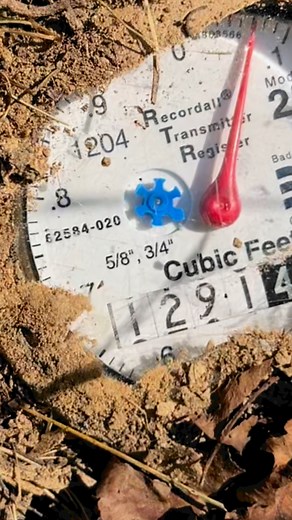 Repairing a leaking Water Service #plumbing #plumber #plumbproud #plumblife #waterleak #leak #waterservice #repair #polypipe #plumbingrepair #diy #howto #asmr #reels #reelsvideo #reelsviral #serviceplumber | Theconservativeplumber