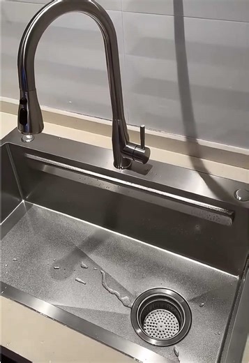 Custom Factory-Made Sinks for Your Kitchen