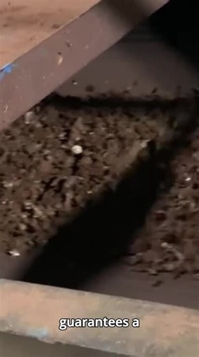 THE HARVEST COMPANY Viagrow 1.5 cu. ft. / 42.3 L Red Wood Rubber Mini-Nuggets Bagged Mulch for Landscape and Playground (1-Pack) VRedWRM