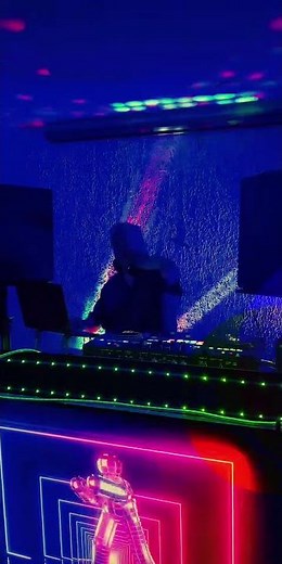 up & down(Vengaboys)_vs_run away(Real McCoy) ChopyMix