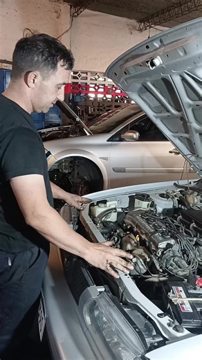 🔧 Cambio de embrague en Nissan 🔧 En este trabajo realizamos el reemplazo completo del embrague, solucionando problemas de patinamiento y desgaste. Desarmamos, evaluamos el estado de las piezas y colocamos un kit nuevo para dejar el vehículo funcionando como corresponde 💪🚗 Si notás que el embrague está duro, patina o hace ruidos, es momento de revisarlo ⚠️ Trabajamos con responsabilidad. 📍Consultas por mensaje 👍 Dale like y seguinos para ver más trabajos reales de taller #Mecánica #Embrague