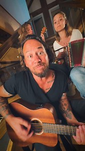 13K views · 764 reactions | ⚠️Wettbewärb⚠️ Natürlich gits o mit de @natascha_maruschka_monney es MEET&GREET ds gwinnä‼️ Zäme mit 2 Tickets für ds Konzärt im Novämber im @hallenstadionzuerich … ↘️ Was derfür muesch mache gsesch im Video. ️ ABER WICHTIG: Du muesch alles mache… 藍 Grüess ♏️aruschka, Ⓜ️arc & N️tascha #vielglück | TRAUFFER | Facebook