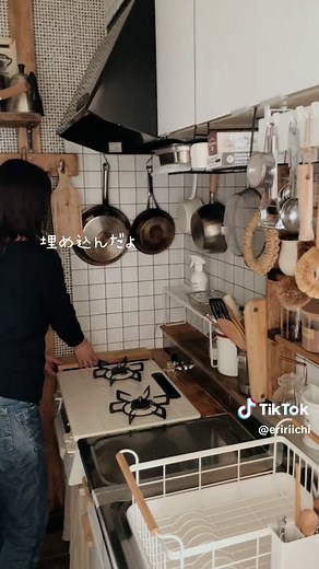 ガスコンロ周りの隙間をDIYで解決！木製コの字ラックで油はね対策