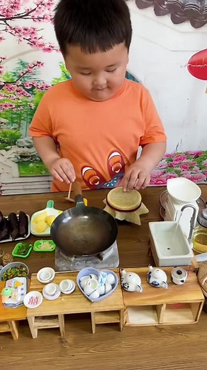 miniatur peralatan masak kitchen set terlengkap dan harganya terjagkau cek di keranjang kuning #miniaturalatmasak #setkitchen #mainanmasakmasakan #kitchenset #tiktokshopindonesia