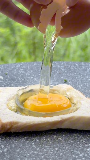 Breakfast! Simple and quick. #campinglife #camping #campingideas #simplebreakfast | D' Kampers