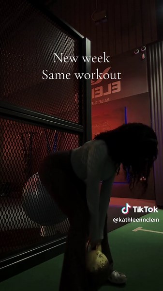 Stick to the same workout for 4-8 weeks to build strength, see progress and avoid plateaus. *timeline varies depending on stage of fitness journey* #gymtok #fitness #fittok #fypviralシ #gymmotivation #gymadvice #gymlife #kathleennclem #fyp #buildmuscle #weightgain #rdls