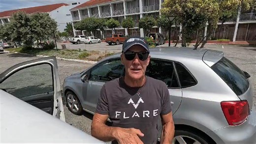 The latest innovation in paragliding worldwide is the arrival of the 'Parakite', otherwise known as 'Flaring'. It's performance range and speed is incredible, and the handful of pilots who have turned to this new high-performance wing includes Jeff Ayliffe of Group Editors Live. Jeff takes us on a 'virtual flight' through his helmet mounted camera. | George Herald