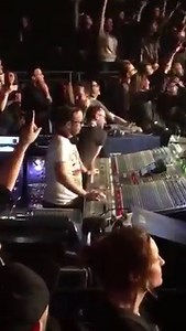 25K views · 570 reactions | 20 ans que Marc Carolan travaille pour Muse. Voici son « bounciest gig » à La Cigale en 2018 ! Avec Eddie O’Brien il ont du littéralement s’accrocher à la console. On en profite pour remercier tous les techniciens qui travaillent sur les concerts de Muse sans eux rien de tout cela ne serait possible.  落 Merci à Christelle pour la vidéo  | Muse France | Facebook