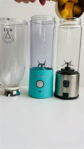 Testing 4G 85 Portable Blenders with Fruit
