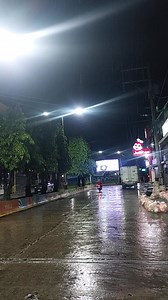 ATM: NAABAT na an makusog nga hangin ngan pag-uran dinhi sa Calbayog City, alas 10:00 san gab-i, Nobyembre 8, 2025, tungod san bagyong #UwanPH. Ginpailarom san PAGASA sa Wind Signal No. 2 an Calbayog City. Mag-amping ngan likayi an pagawas kun waray importante nga lakton. Keep safe and stay dry, everyone!🌀🙏 | Calbayog Today