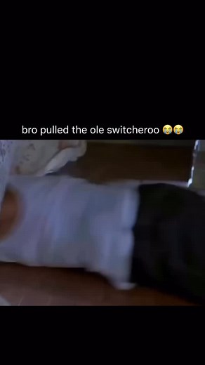 never gets old 😂 (@therealdjsw1) 🎥 Shawn Wayans’ character Ray Wilkins from ‘Scary Movie’ (2000) wore a silver satin football jersey in the sequel ‘Scary Movie 2’ (2001), a costume choice that underscored his exaggerated athlete persona and added a visual punch to his comedic vanity. The sheen of the jersey contrasted sharply with the haunted house setting and played into the absurdity of juxtaposing jock bravado with supernatural chaos. (source: Fandom, Spotern) - #comedy #jokes #funny #reels