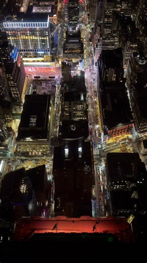 趣味座衛門（架空の人物） on Instagram: "エンパイアステートビル102階からの眺め"