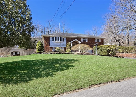 276 Holbrook Rd, Ronkonkoma, NY 11779 - MLS 839921 - Coldwell Banker