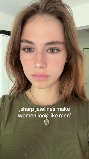 Jawline & Femininity: Do Sharp Jawlines Look Masculine?
