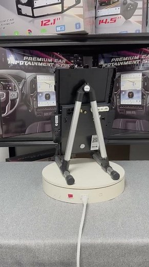 AucarAuto Tesla Android 13.6” Car Radio is engineered for Infiniti