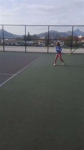 Born to play. Learning to win. 💪🎾Mia|9 🇲🇰
