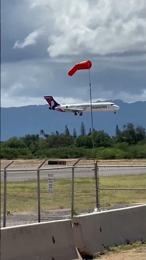 Hawaiian Airlines Boeing 717 Landing Honolulu