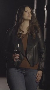 Apothic Winemaker Ashleigh Ricchio blends time-tested tradition with a flair for innovation, culminating in a unique and captivating approach. Read more about the incredible woman behind the wine here: https://www.apothic.co.uk/blog/meet_apothic_winemaker | Apothic Wine | Facebook