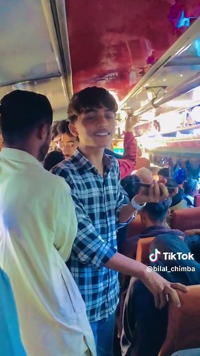 Girl Voice Prank In Bus 🤣#pleasedontunderreviewmyvideo🥺 #pleaseunfreezmyaccount🥺 #trendingtiktok #foryoupage #followersproblem😔 #frypgシ #bilal_chimba