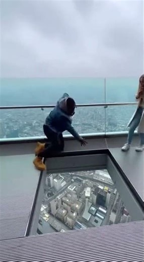 Terrifying Glass Bridge Prank Goes Viral: Floor Shatters Under Tourists!