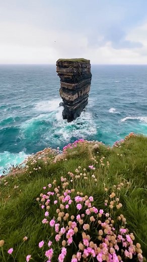 Wonderful Places | Gorgeous view of Downpatrick Head, Ireland by @michaeldbliss 😍😍 Tag who you’d go with 🥰🥰 . 🎥 ✨@michaeldbliss✨ 📍Downpatrick Head - Ireland... | Instagram