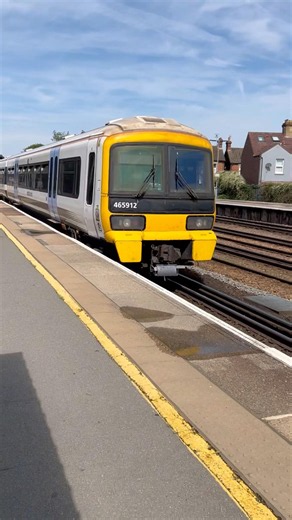 Southeastern Networkers 465153 + 465912 Depart Tonbridge For London Charing Cross - 27th June 2026