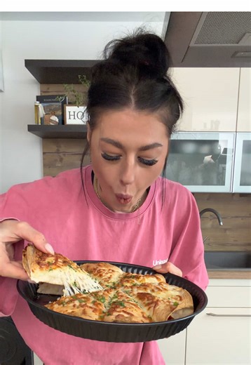 Gefüllte Tortilla Ecken mit Hühnerfleisch