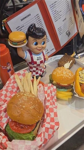 2026 Big Boys Restaurant The Car Parts Warehouse I-X Piston Powered Autorama Cleveland Ohio