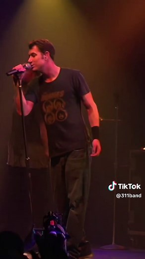 Amber Performance at 311 Day 2004 Celebration