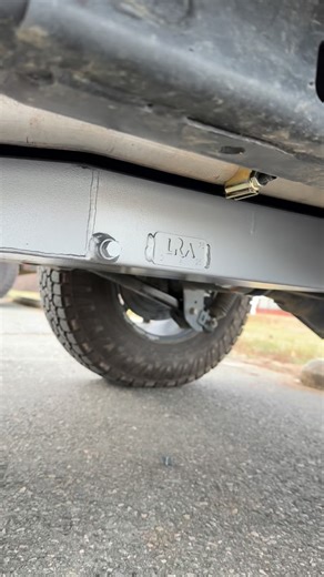 More miles. Fewer limits. This Jeep just got a serious range upgrade with a Long Range America auxiliary fuel tank, perfectly paired with the previously installed Ursa Minor camper. Built to push farther off-grid, stay out longer, and skip the next fuel stop. Adventure doesn’t end where the pavement does. ⛽️🏕️ #LongRangeAmerica #UrsaMinor #OverlandJeep #GoFurther #BuiltForTheLongHaul ApexOverland | Apex Overland