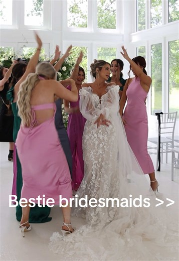 No better feeling then being surrounded by your girlies.💖 Especially when they hype you up like @mattie.raay ‘s girls do! #2026bride #2027bride #tennesseephotographer