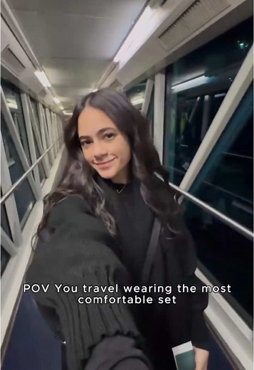 COMFORT // our knitted set in the color black.🖤💭 #outfit #travel #fyp #explore #winterfashion #foryoupage❤️❤️ #fashiontiktok #tops #fashioninspo #essentials