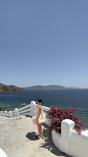 Ashley Garcia on Instagram: "turning this into a series. here’s part 1! ♡ outfit details: jacket - @shopcider top - thrifted pants - @levis @levis_sea boots - @stevemaddenph @ssilifeph @trunc.ph bag - @ysl #kendalljenner #outfitideas #airportoutfit"