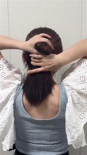 Princess's Simple Bun: Beauty Beyond the Photo