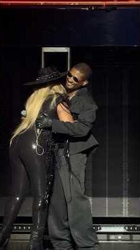 Mary J. Blige brings out Usher last night in Las Vegas! #MaryJBlige #Usher