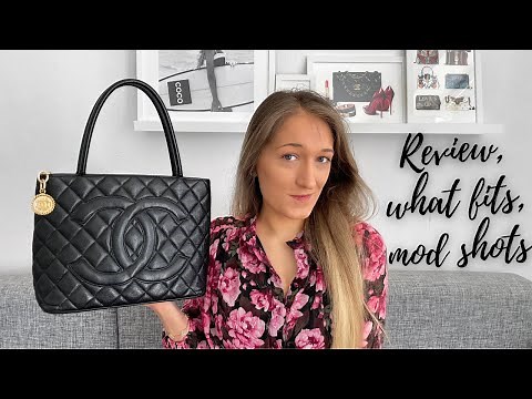 CHANEL MEDALLION TOTE - Review, what fits inside, pricing, mod shots - Vintage Chanel | Lesley Adina