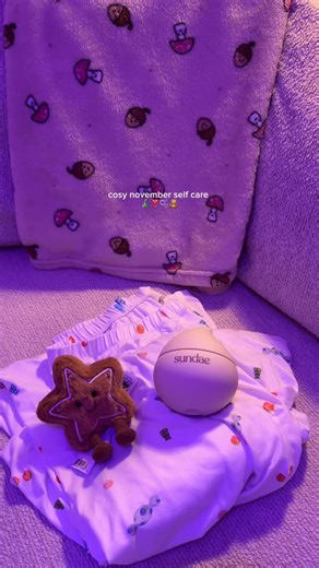 Rebecca Riddle on Instagram: "cosy november self care 🎄❣️🫧🧸 products @smuutiskin Pear Cleansing Balm @sundaebody Margarita Shower Foam & Vanilla Body Whip @aveenoukire Body Oil Spray @treatsstudios PJs @jellycat Star Cookie @marianilastockholm Head & Heal Serum @caudalie Face Mask #asmr #asmrsounds #christmasvibes #selfcare #november"