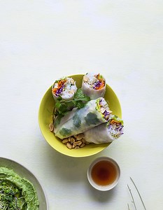 Rouleaux de printemps végétariens aux graines germées pour 4 personnes - Recettes - Elle à Table