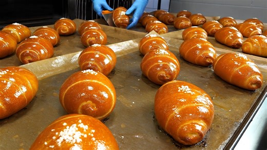 4.7K views · 87 reactions | Daily Sold Out! Bursting with Butter Flavor Korea’s Salt Bread - Korean street food | Food Processing | Facebook