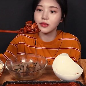 509K views · 10K reactions | ASMR Gorgonzola Pizza & Spicy Webfoot Octopus Mukbang | Boki Mukbang | Facebook