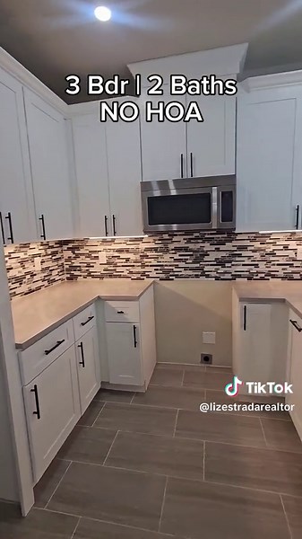 🔥 Casa en VENTA 🔥 🏡Casa nueva sin HOA con 3 recamaras y 2 baños 🤩 Enganche de $8,701 con FHA 💲$249,000 📍810 S San Eduardo Ave. Listing by: Angela Barcenas with Vortex Realty Let's connect and get you approved‼️✅️ Elizabeth Estrada, Realtor® 📱(210)304-0129📱 #sanantoniorealtors🏡🏠 #dejaderentar #compranorentes #firsthome #firsttimehomebuyer