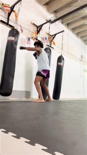 Burpee punch combo #fitness #boxing #heavybag #combatsport #fyp #viral #fairtex